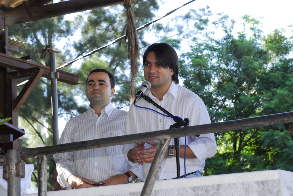 TUNEL DO TEMPO: Prefeito de Divinópolis inicia mandato com missa cpia de missa de posse do prefeito vladimir 02-01-2008 18